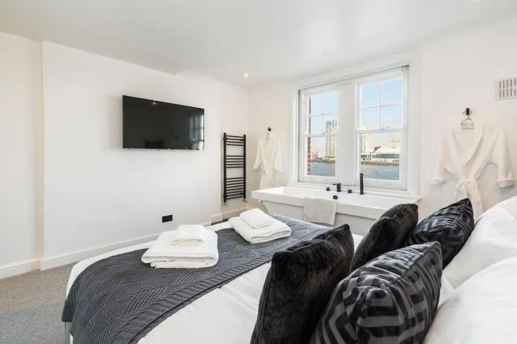 3 X Bedroom Riverside Flat With Hot Tub On Roof Terrace Londres Exterior foto